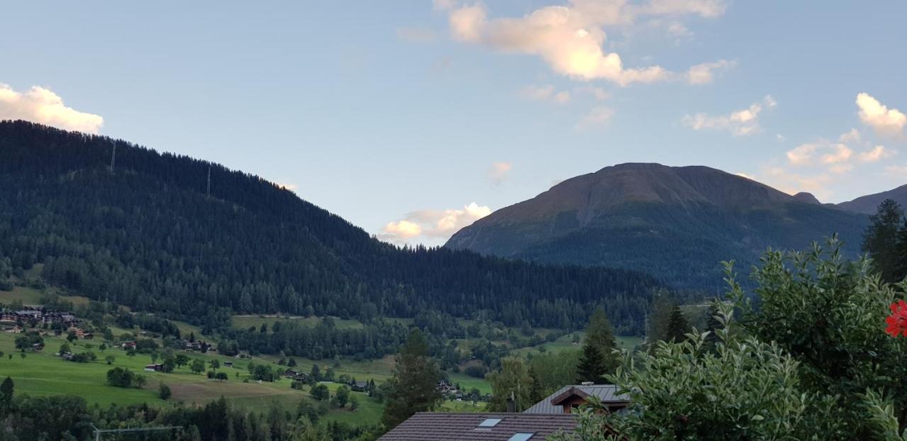 Haus Sandra Fiesch Exteriör bild